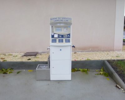 Installation M-Innov d'une startbox 3 - bornes service camping car